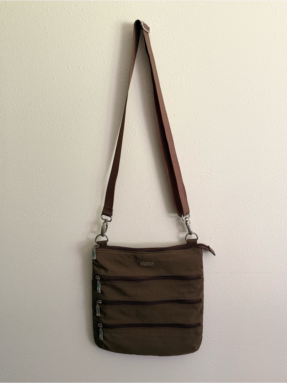 Baggallini Multi Pocket Crossbody Travel Bag Brown Nylon Organizer Purse - Picture 7 of 8